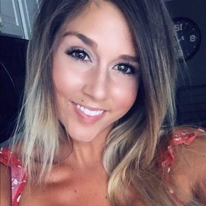 Meet your Posher, Emilie